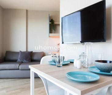 1 Bedroom, 1 Bathroom - Photo 2