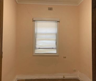 3-Bedroom Home with Front & Back Yard – Prime Hurstville Location - Photo 6