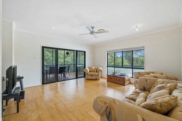 Room to Live, Space to Relax: The Ultimate Family Retreat - Photo 1