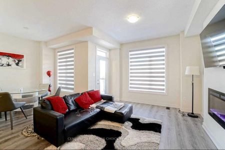 For Lease - 590 North Service Road, Hamilton, Ontario - Photo 4