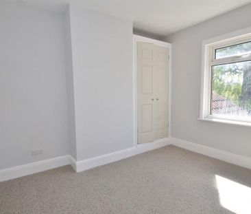 4 bedroom semi-detached house to rent - Photo 3