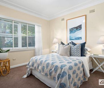 Charming Light-Filled Cottage in Prime Location - Photo 4