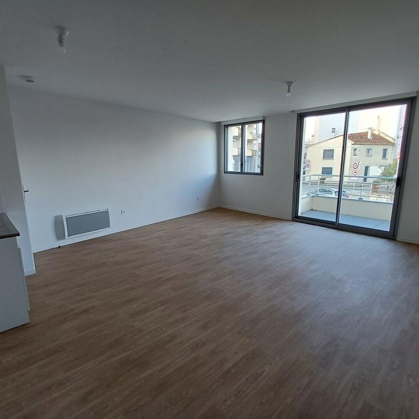 location Appartement T2 DE 56.51m² À LANNEMEZAN - Photo 1