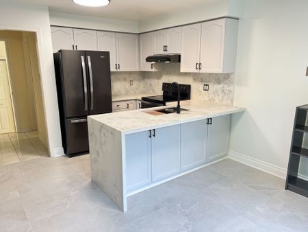 For Lease - 2551 Wynten Way, Oakville, Ontario - Photo 4