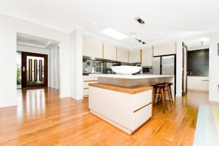 Stunning 4 Bedroom Home in Googong - Photo 2