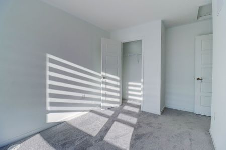 For Lease - 756 Heathrow Path, Oshawa, Ontario - Photo 5