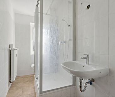 Gepflegte 2-Raumwohnung mit Balkon in der Merseburger Straße! - Foto 2