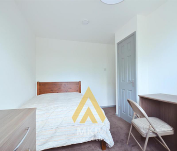 4 bedroom terraced house to rent - Photo 5