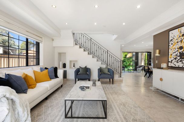 Luxury Family Residence In Prime Bexley Location - Photo 1