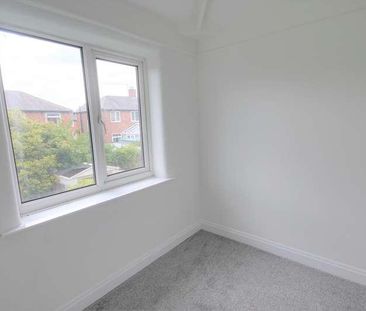 Holyrood Road, Prestwich, Manchester, M25 - Photo 2