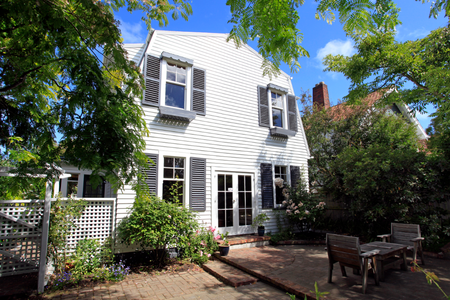 Spacious & Sun-Drenched Family Home in Merivale - Photo 4