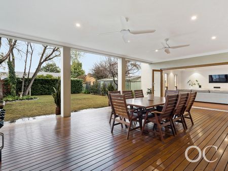 Open the Door To Family Luxury in Fulham Gardens - Photo 4