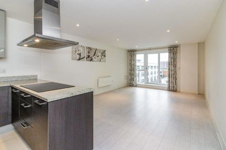 3 bedroom flat to rent - Photo 2