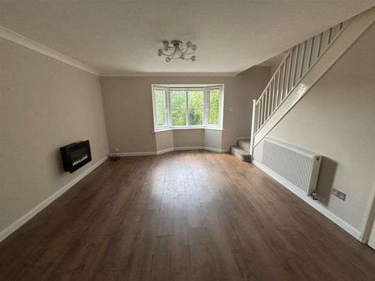 Lawsone Rise, High Wycombe - Photo 1