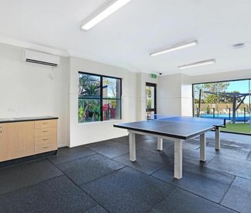 FULLY FURNISHED THREE BEDROOM BEACHFRONT APARTMENT - Photo 2