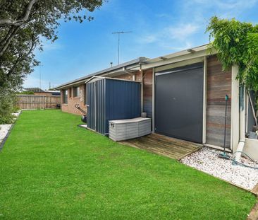 Spacious 3-Bedroom Home in Prime Whittington Location! - Photo 2