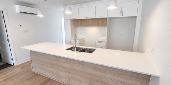 LIBRE — 5½ Neuf 2025, 3 Càc, Plain-pied - Photo 3