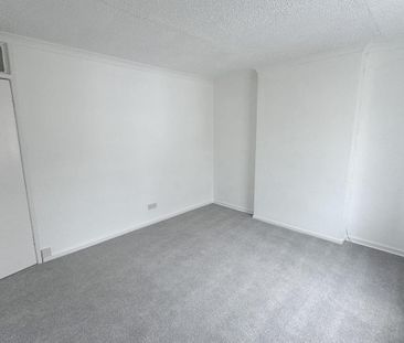 2 bedroom end of terrace house to rent - Photo 5