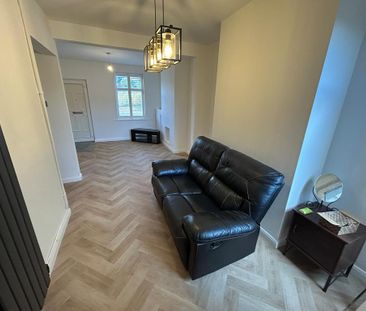 3 bedroom terraced house to rent - Photo 2