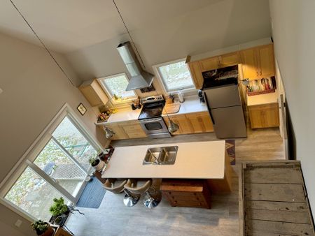 For Lease - 18 Hickory Street, Collingwood, Ontario - Photo 2