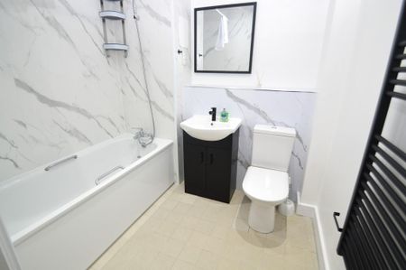 2 bedroom apartment to rent - Photo 3