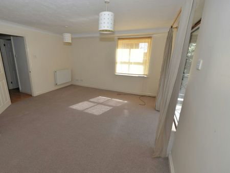 Flat to rent on - Photo 3