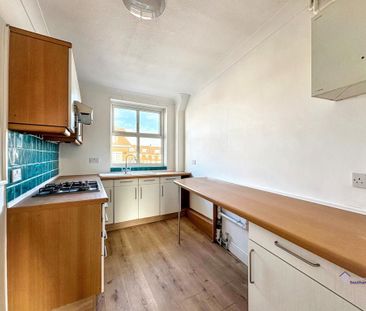 2 bedroom flat to rent - Photo 2