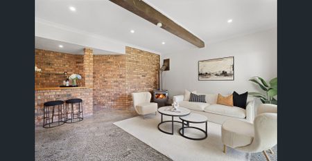 Cul-de-sac family sanctuary embraces leafy surrounds - Photo 3