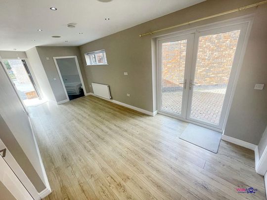 2 bedroom detached bungalow to rent - Photo 1