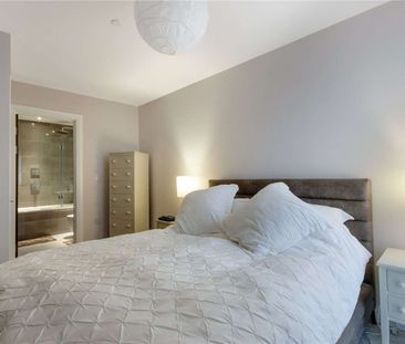 An attractive one bedroom apartment with a balcony in this landmark... - Photo 5