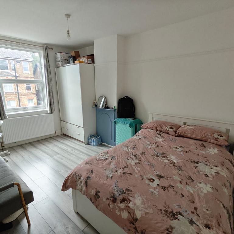 1 bedroom in a house share to rent - Photo 2