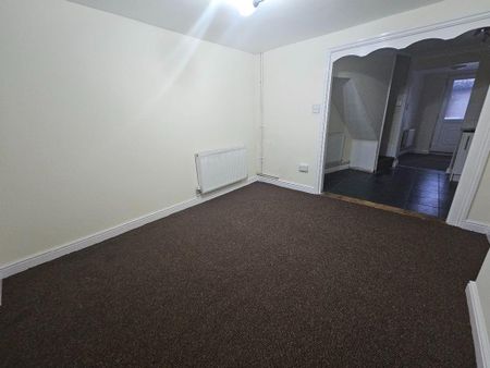 2 bedroom terraced house to rent - Photo 3