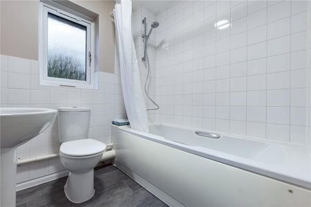 2 bedroom end of terrace house to rent - Photo 2