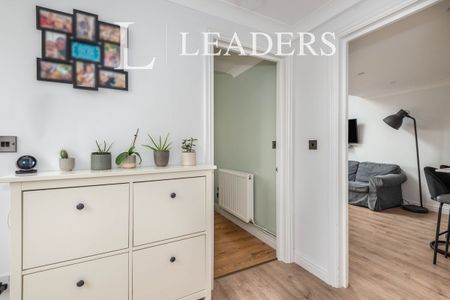 1 bedroom apartment to rent Grovehill Road, Redhill, RH1 - Photo 4