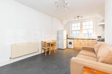 Located in the heart of the city is this large 1 bed inclusive of some bills - Photo 3