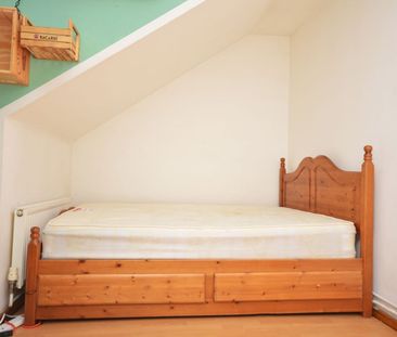 Room in a Shared House, Lukin St, E1 - Photo 1