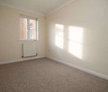 3 bedroom flat to rent - Photo 4