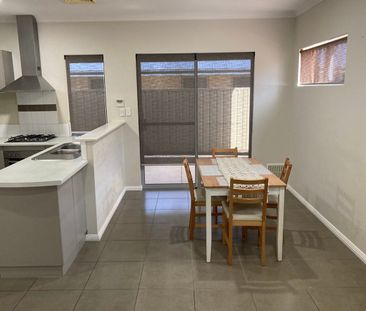 Low maintenance 3x2 family home - Photo 1