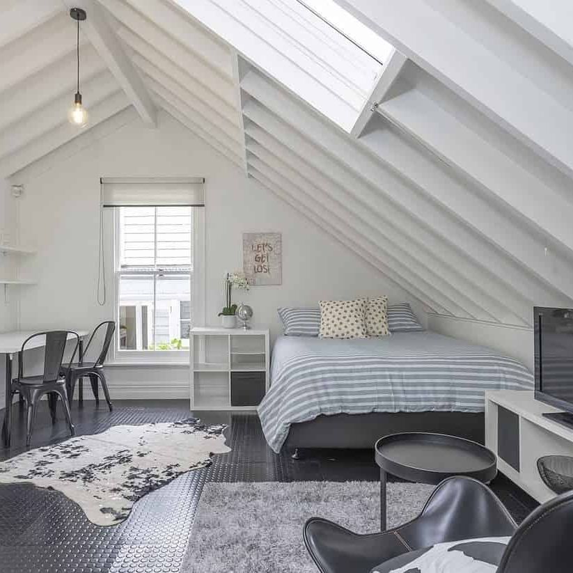 Funky Studio (Fully Furnished) - Photo 1