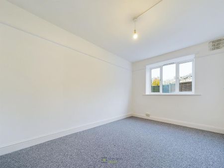 2 bedroom ground floor flat to rent - Photo 3