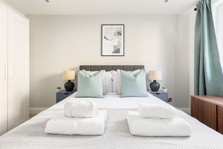 2 Bed Flat, Compass House, SW18 - Photo 4