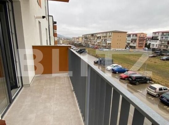 Apartament o camera, decomandat, 36 mp, lift, parcare, zona strazii Eroilor! - Fotografie 1