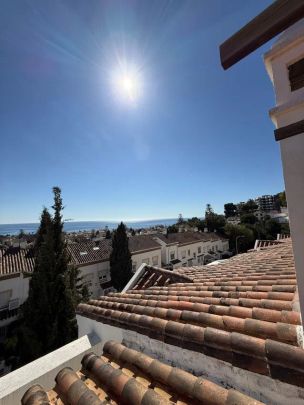 Alquiler de chalet adosado en Pedregalejo - Morlaco - Photo 1