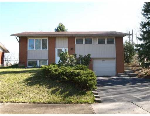 4 Maple Ridge Crescent - Photo 1