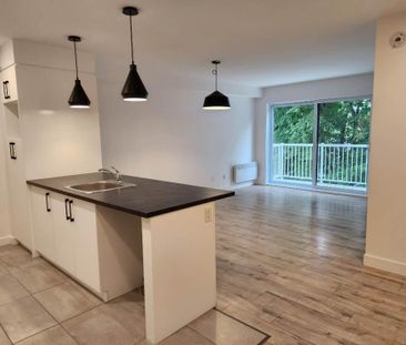 NOUVEAU**3 ½ avec BUREAU et STATIONNEMENT** Ste-Foy - Photo 1