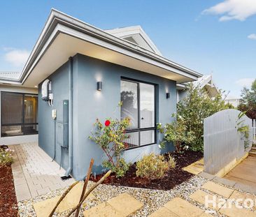 Parkside Comfort: 3-Bedroom Home at 11 Bice Lane, Eglinton - Photo 4