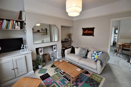 2 bedroom terraced house to rent - Photo 2