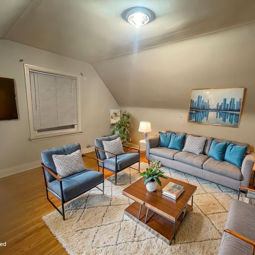 For Lease - 127 Sheppard Avenue Unit# Top Floor, Toronto, Ontario - Photo 1