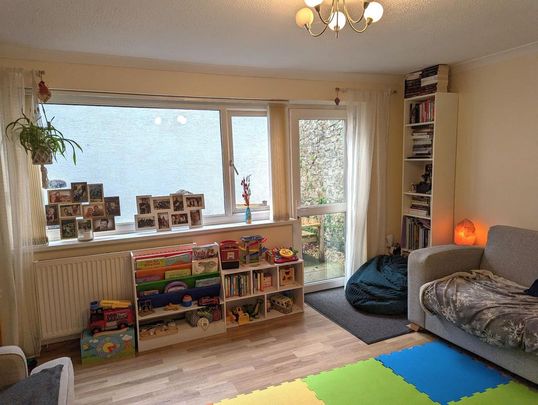 2 bedroom semi-detached house to rent - Photo 1