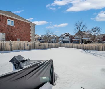For Lease - 1241 Art Westlake Avenue, Newmarket, Ontario - Photo 4